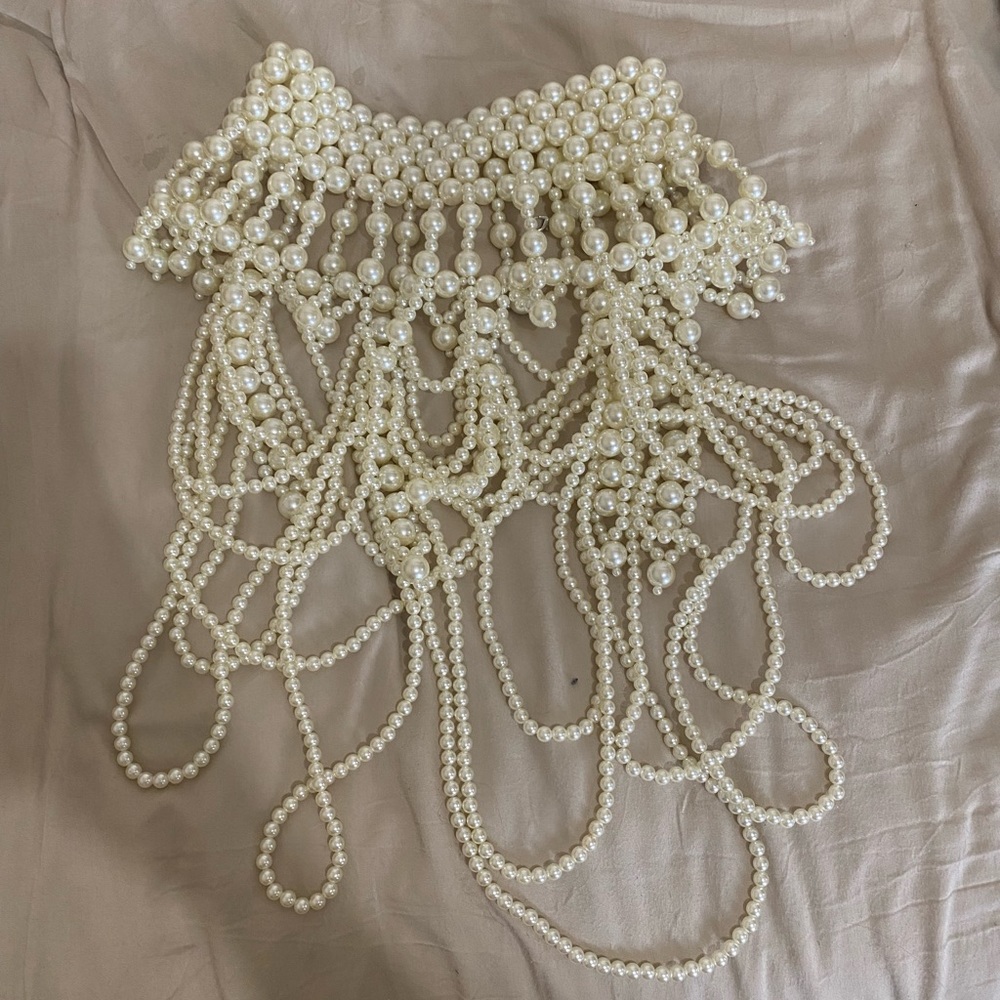 Pearl chestpiece - Picture 2 of 2